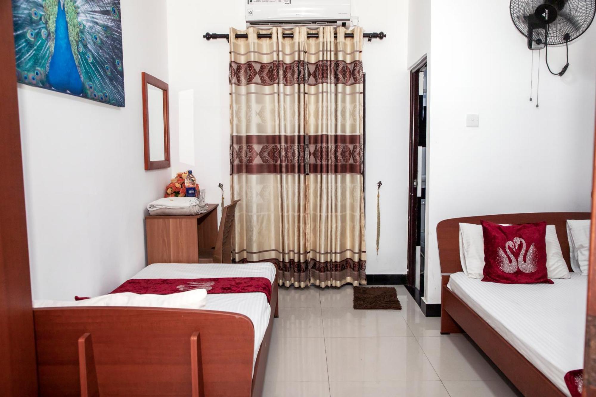 Golden Star Guest House Джафна Экстерьер фото