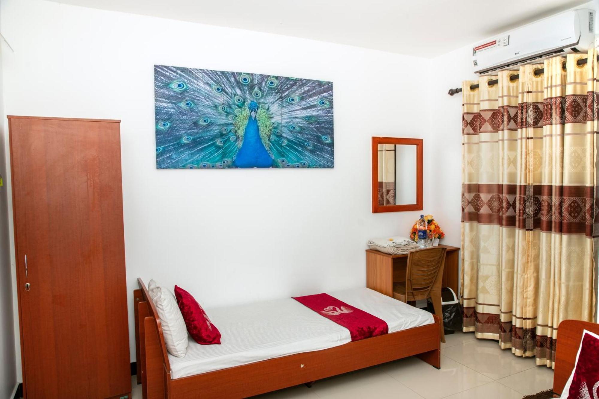 Golden Star Guest House Джафна Экстерьер фото
