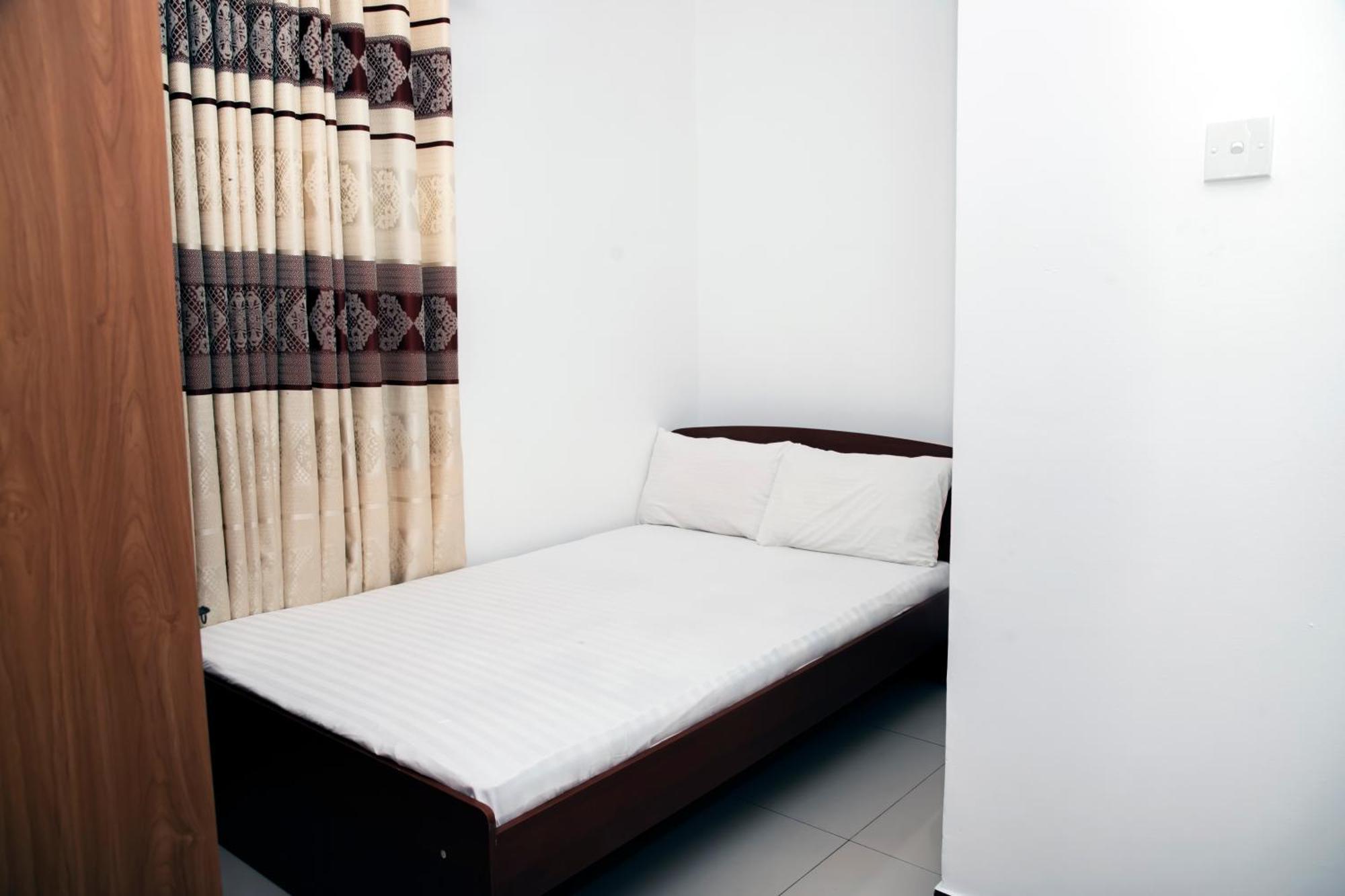 Golden Star Guest House Джафна Экстерьер фото
