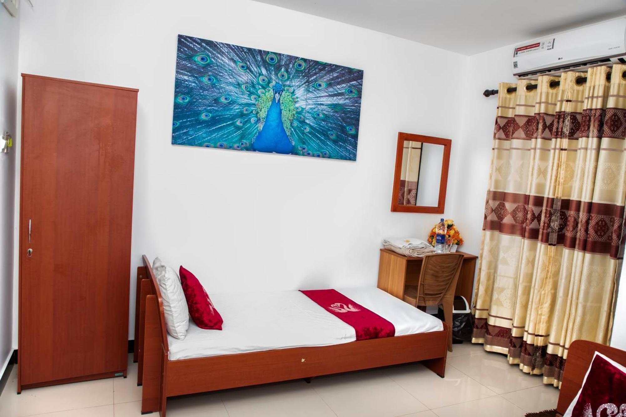 Golden Star Guest House Джафна Экстерьер фото